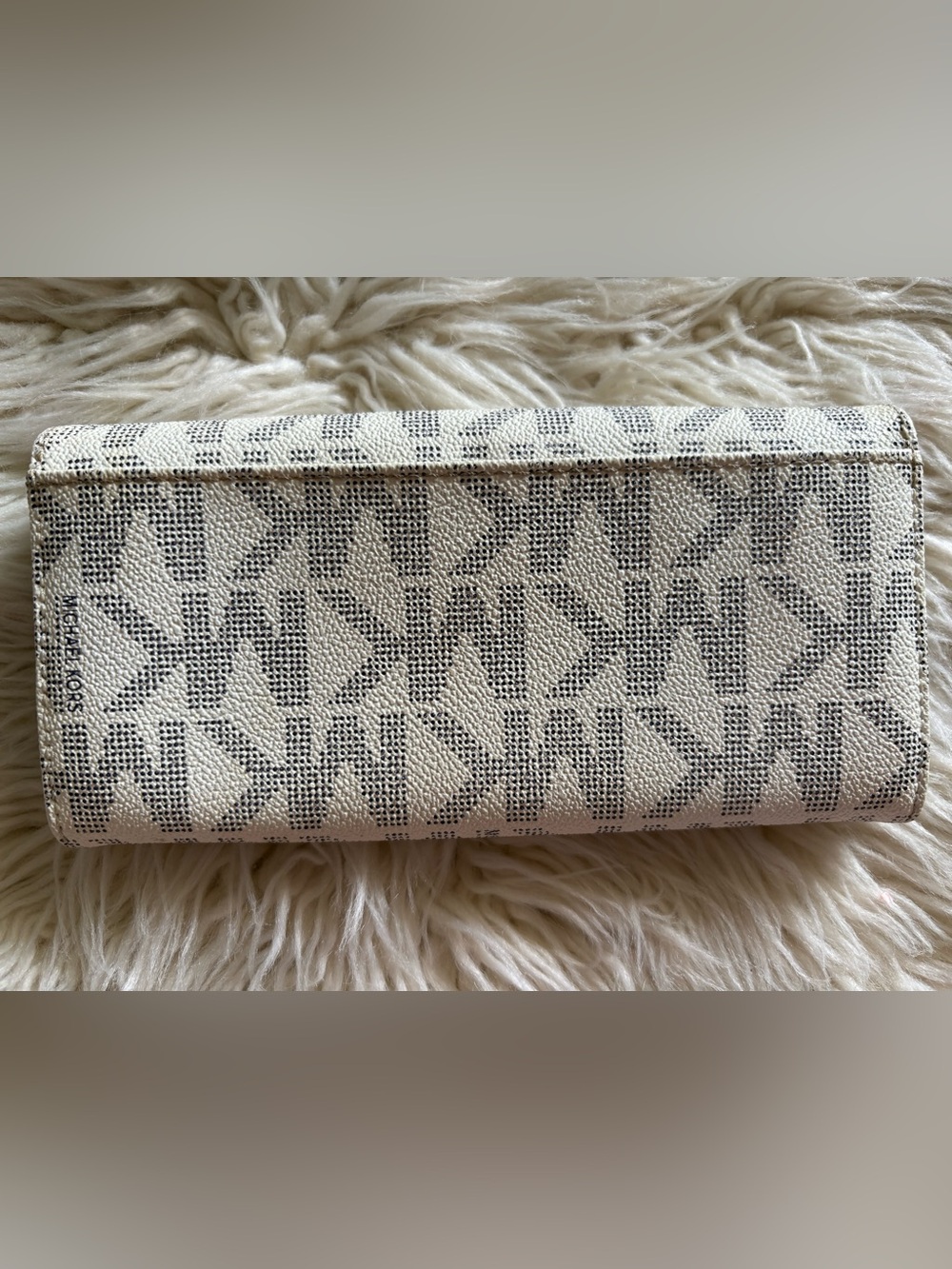 Michael Kors Vanilla Signature MK Logo Fulton Flap Continental Wallet Clutch EUC - Picture 9 of 16